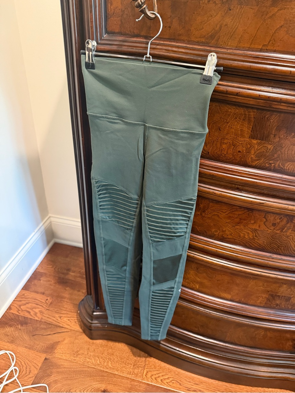 Alo Yoga Pull On High-Waisted Moto Leggings Olive Green XS